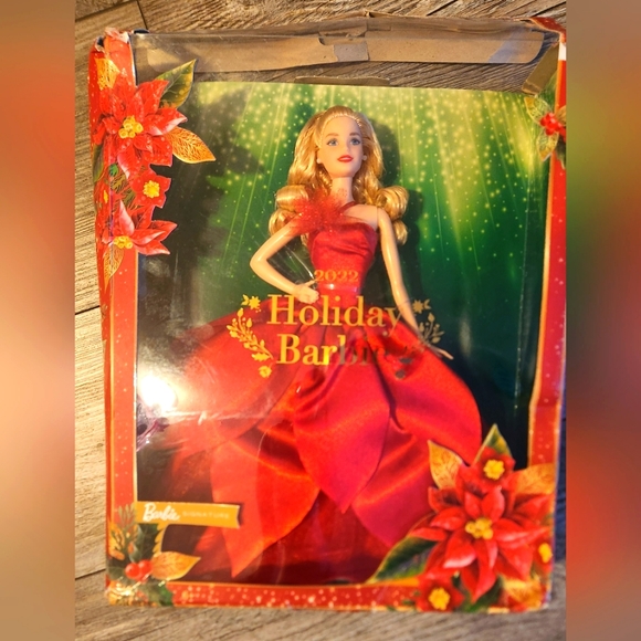 Mattel HBY06 Barbie Signature 2022 Holiday Barbie Doll, Blonde Hair - Picture 2 of 5